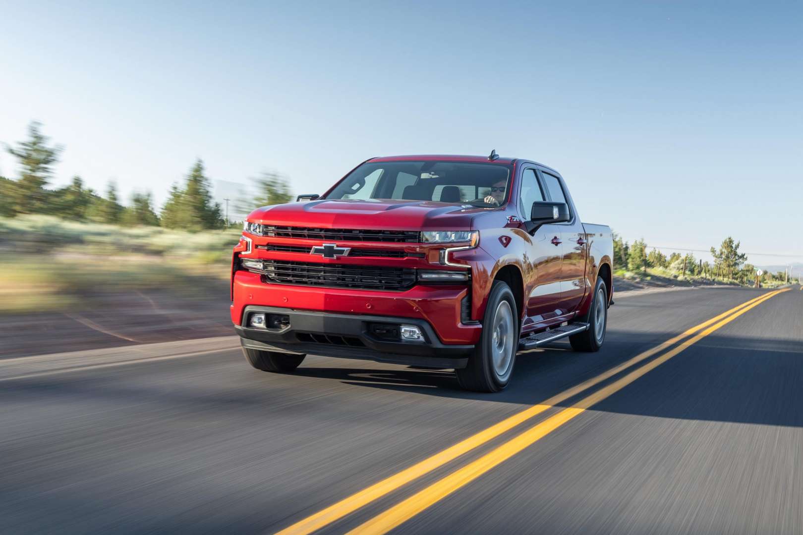 The 2020 Chevrolet Silverado 3.0L Duramax diesel achieves 33 mpg on the ...