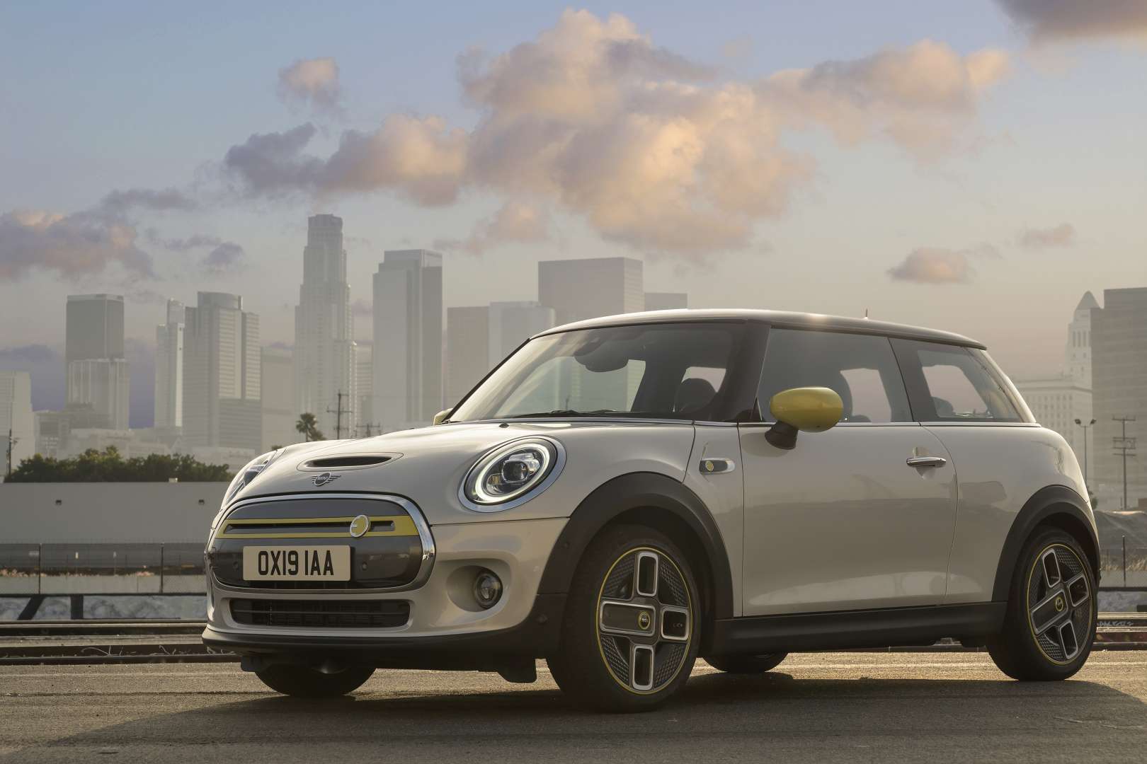 2020 MINI Cooper SE: electrified MINI joins the EV game - DadLife Magazine