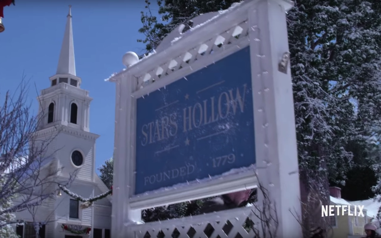 Stars Hollow Tour, Gilmore Girls Holiday, being offered by Warner