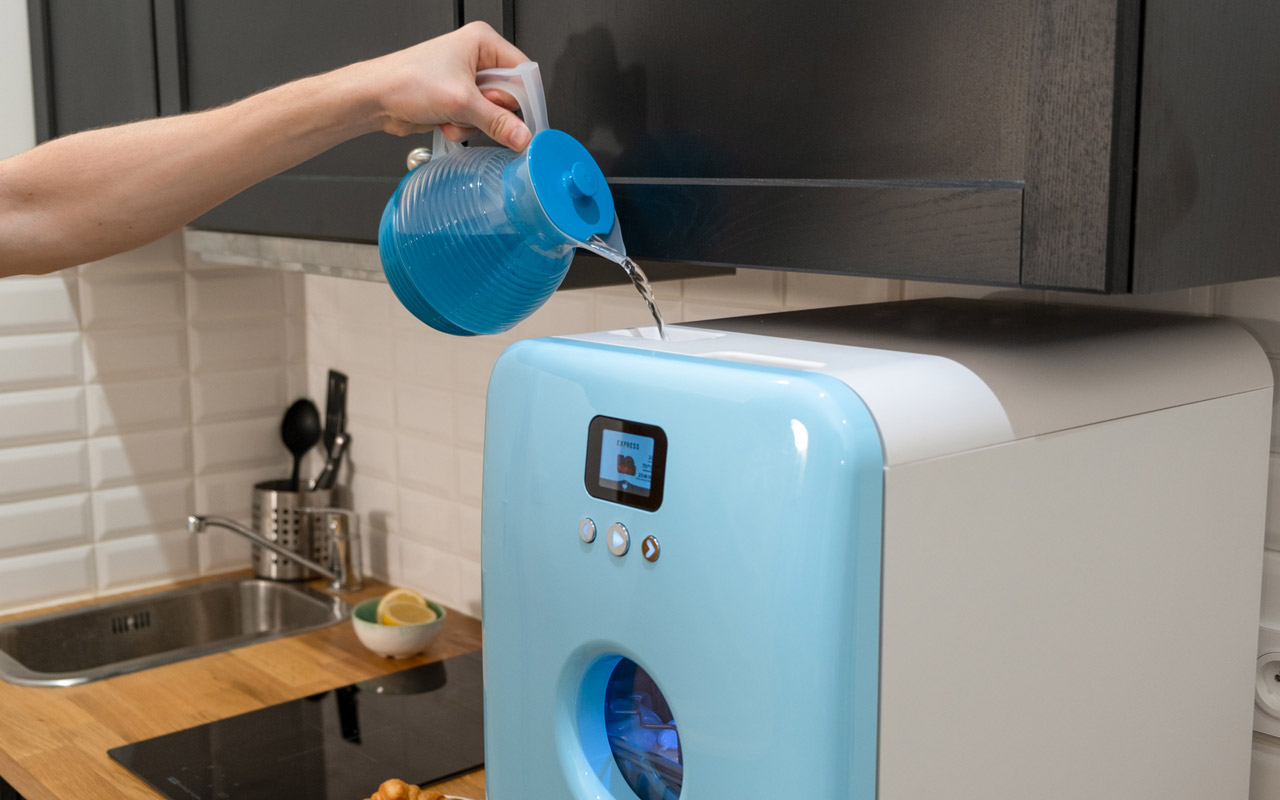 Bob is smallest dishwasher made exclusively from recyclable materials