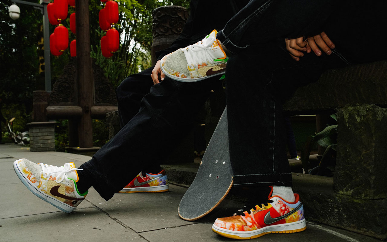 Nike SB Dunk Low Street Hawker is an elaborate canvas of Chinese 