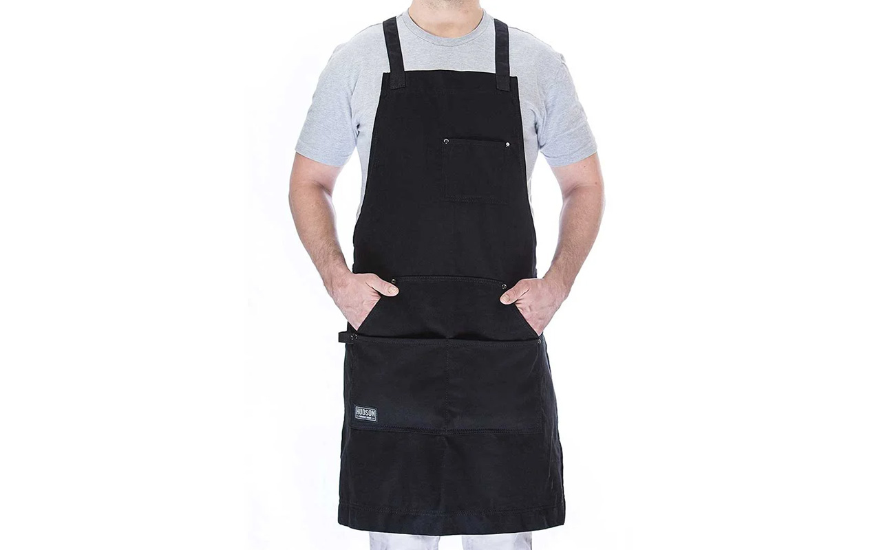 Best Men S Kitchen Aprons You Ll Use All The Time DadLife Magazine   Hudson Professional Grade Chef Apron Img1 