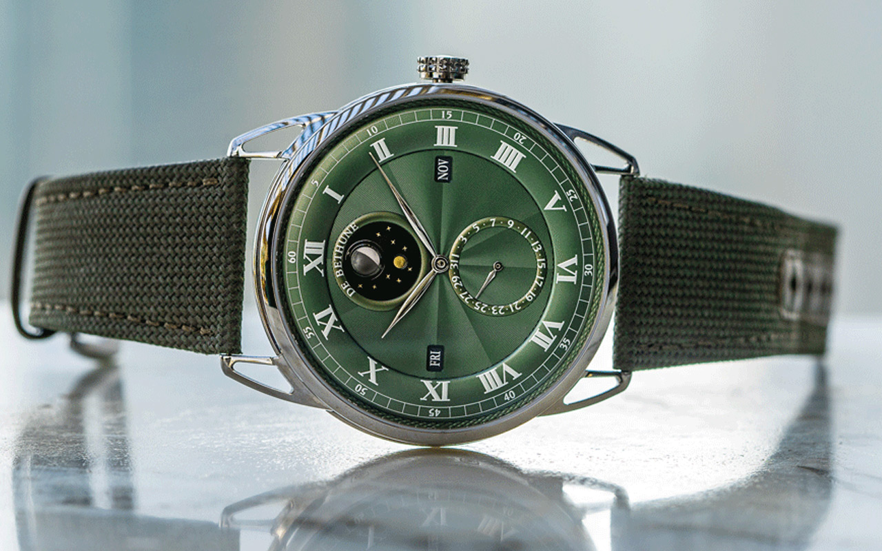 De Bethune introduces DB25 Perpetual Calendar with a striking green