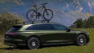 Stelato S9T wagon exterior design showing European estate proportions