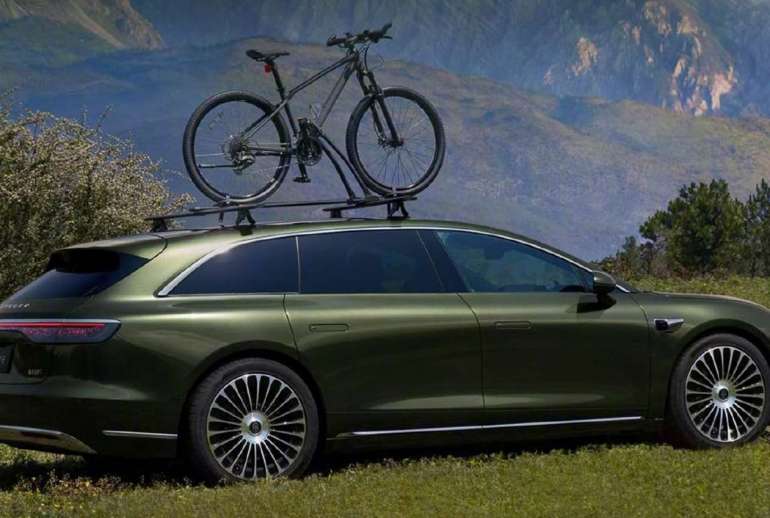 Stelato S9T wagon exterior design showing European estate proportions