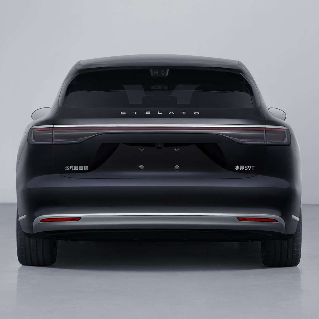 Stelato S9T wagon exterior design showing European estate proportions